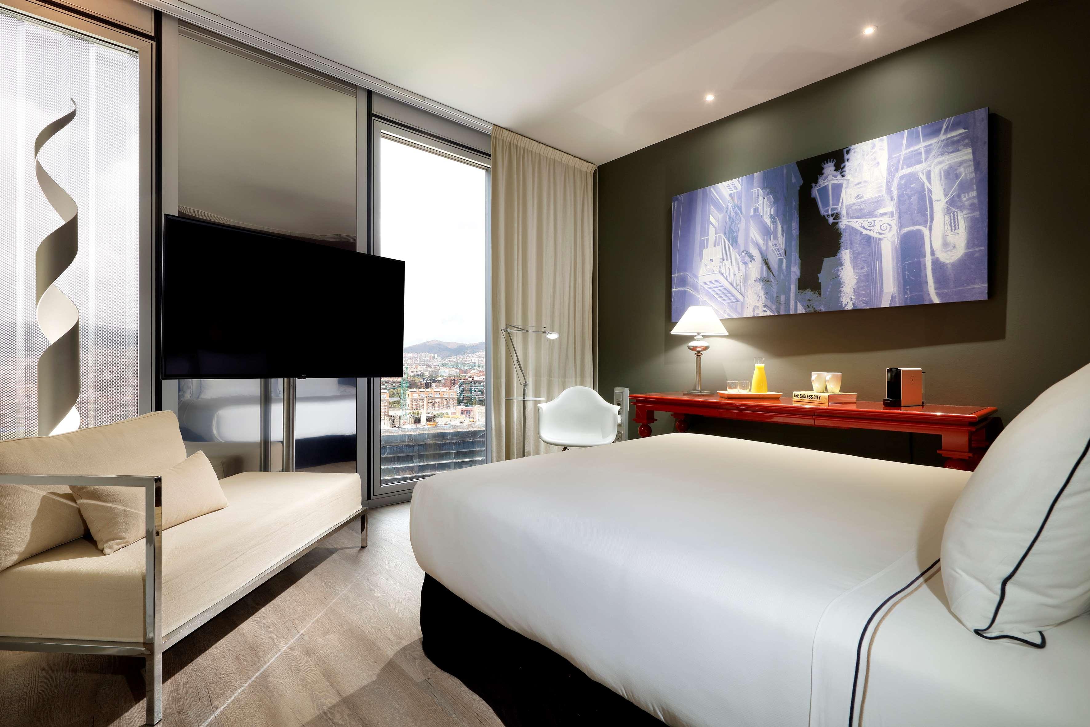 Готель Melia Barcelona Sky 4* Sup Екстер'єр фото