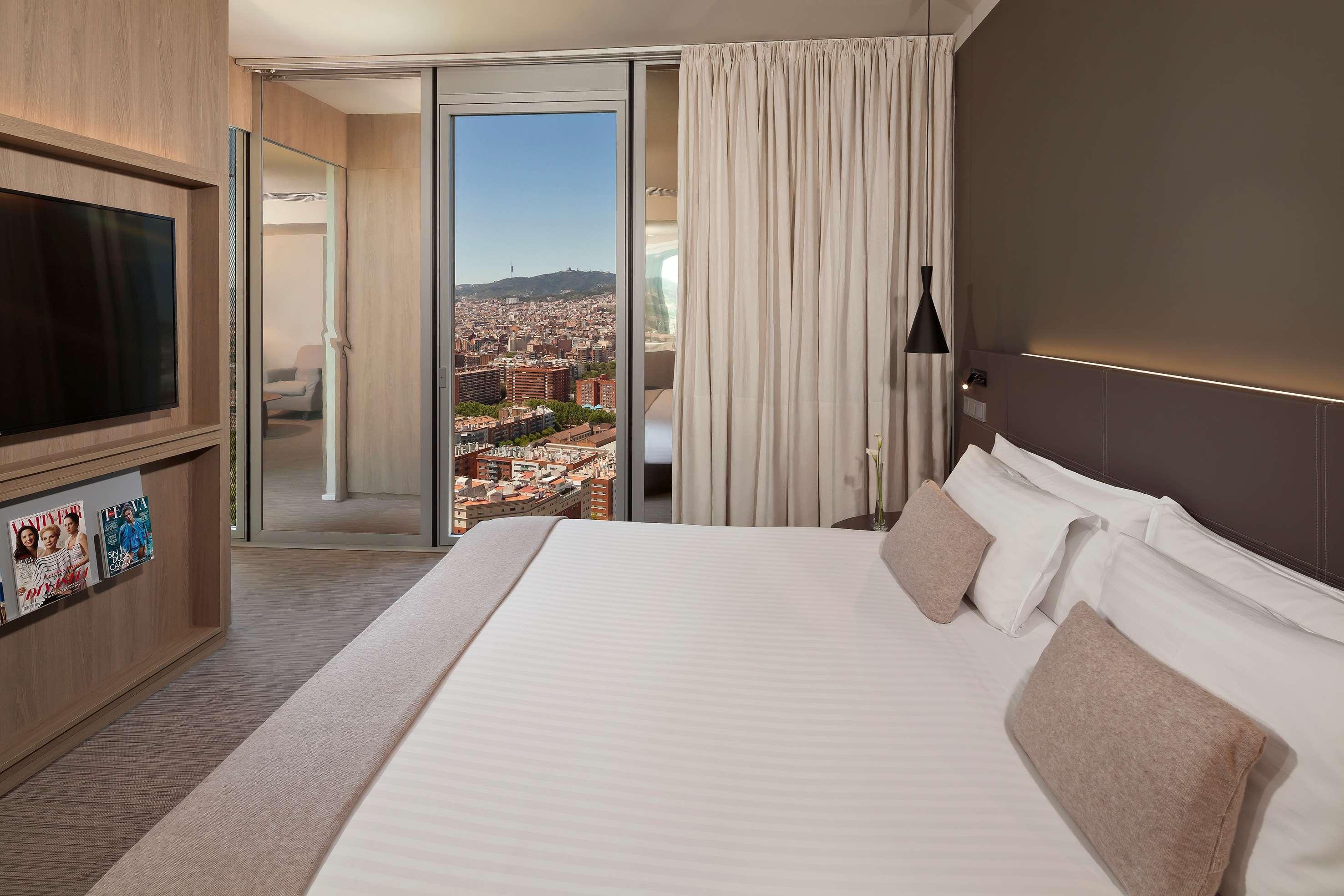 Готель Melia Barcelona Sky 4* Sup Екстер'єр фото